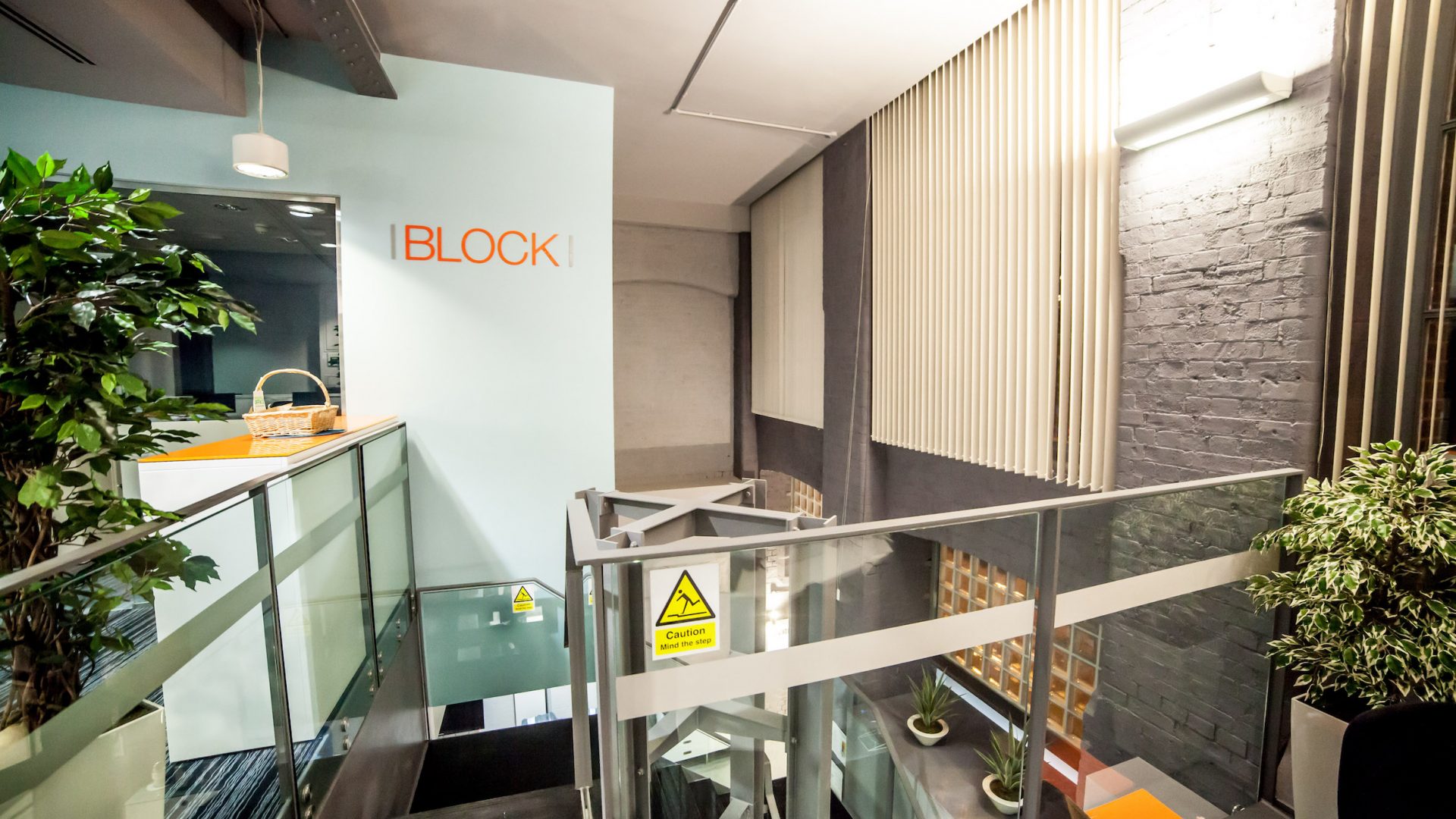 BLOCK office glass separator BLOCK office glass separator