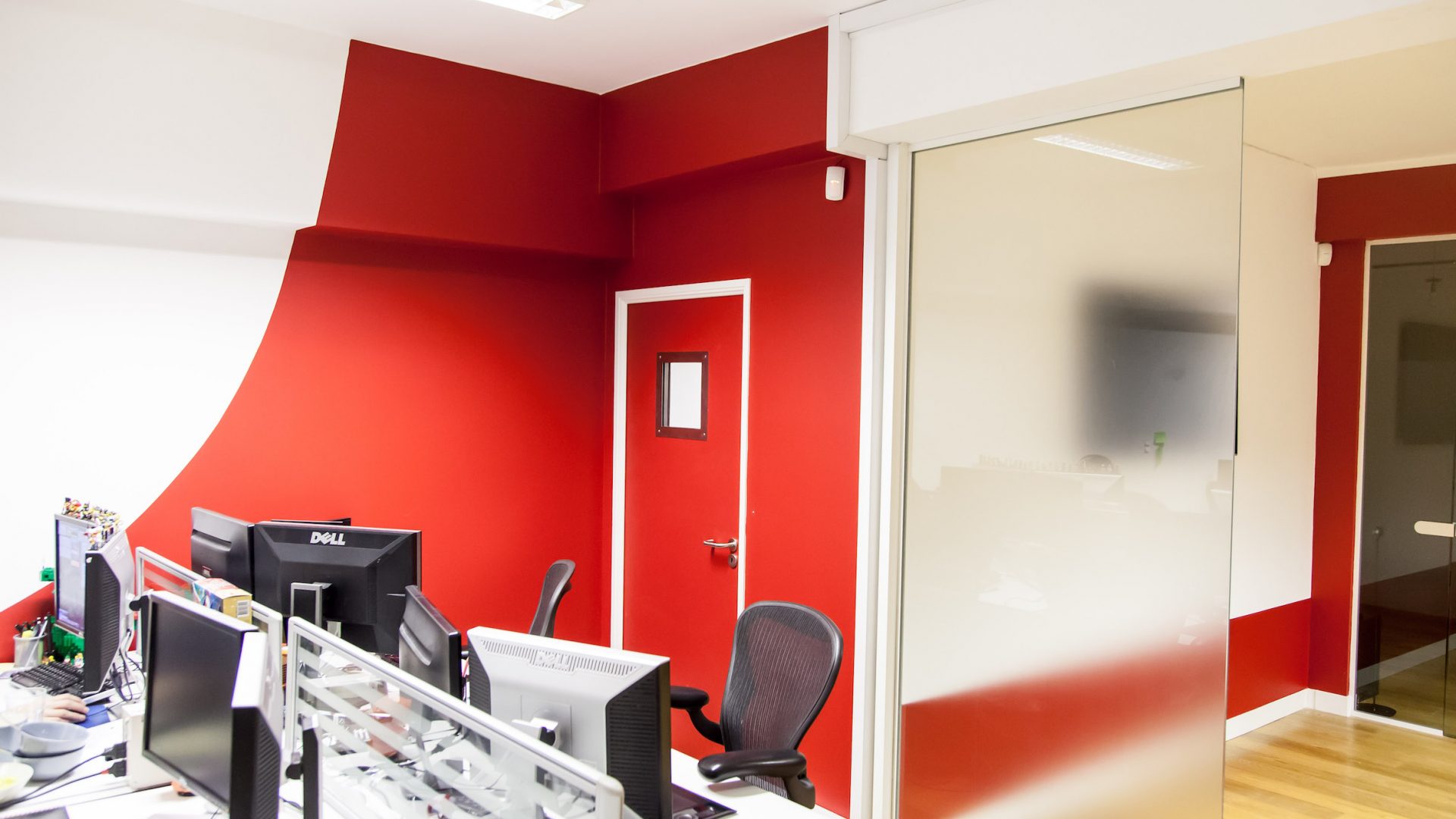 Curve glass partitions Curve glass partitions