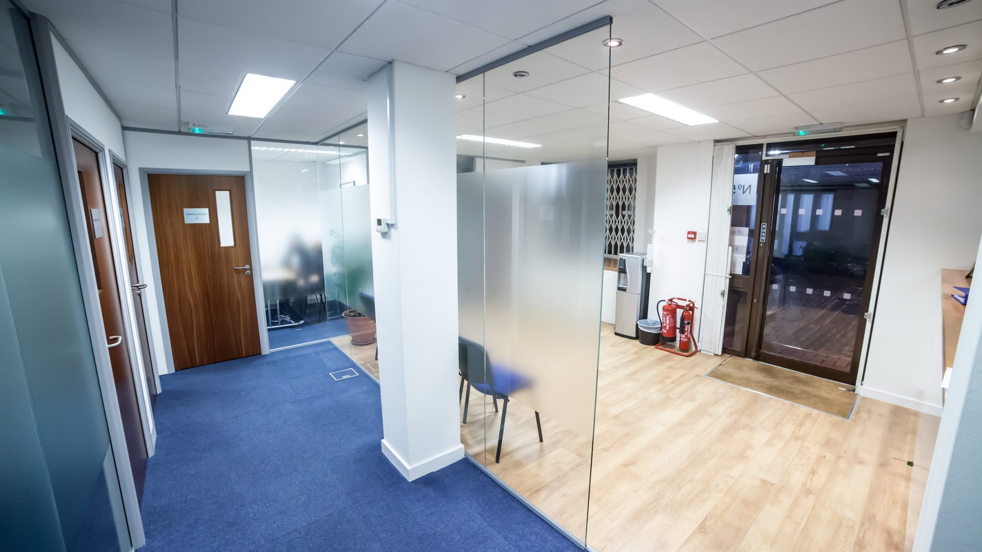 ITN Solicitors glass partitions ITN Solicitors meeting room
