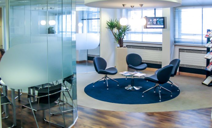 Curved Glass Partition-Photo №4