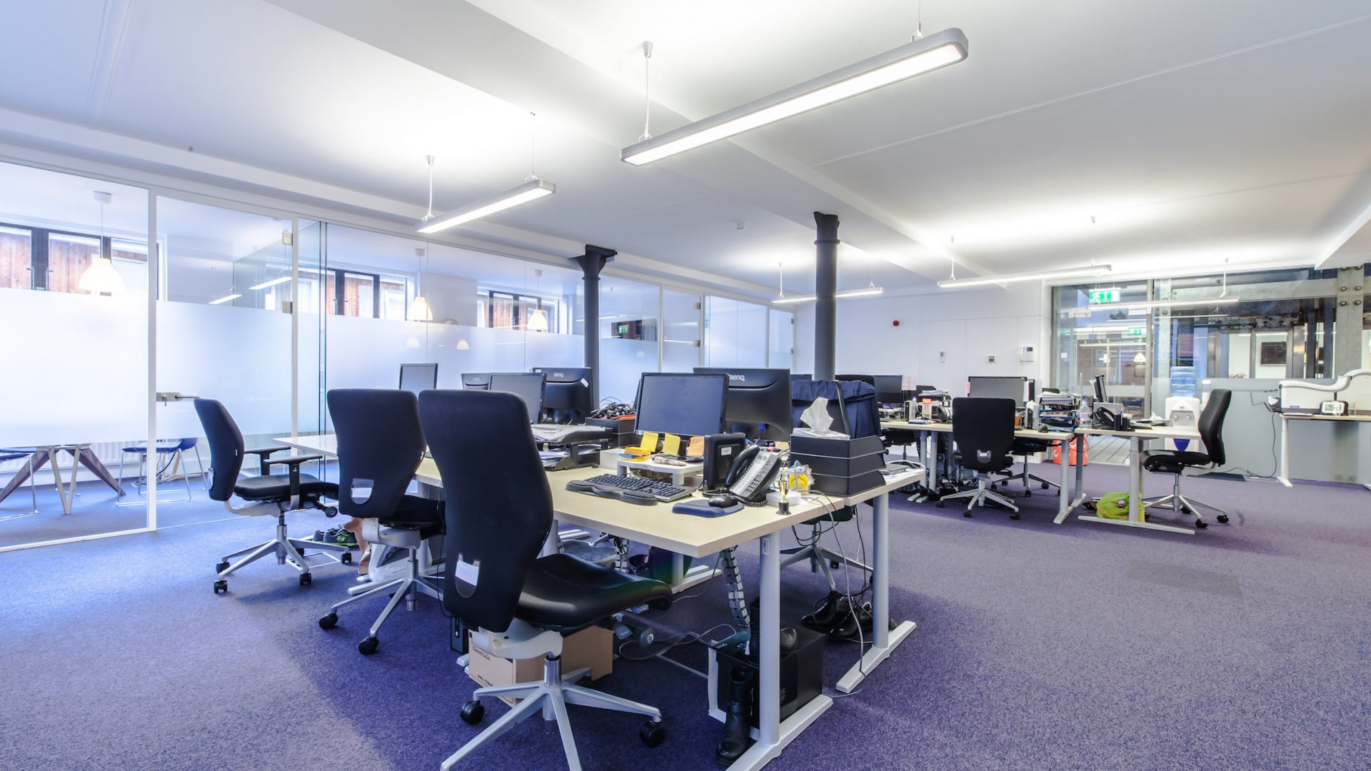 Prospectus glass partitioning Prospectus glass partitioning