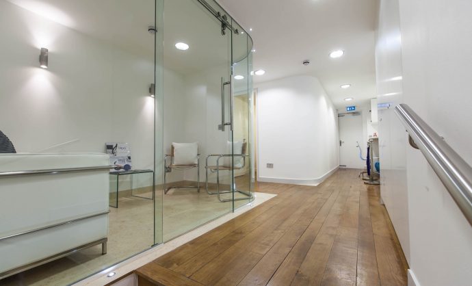 Curved Glass Partition-Photo №5