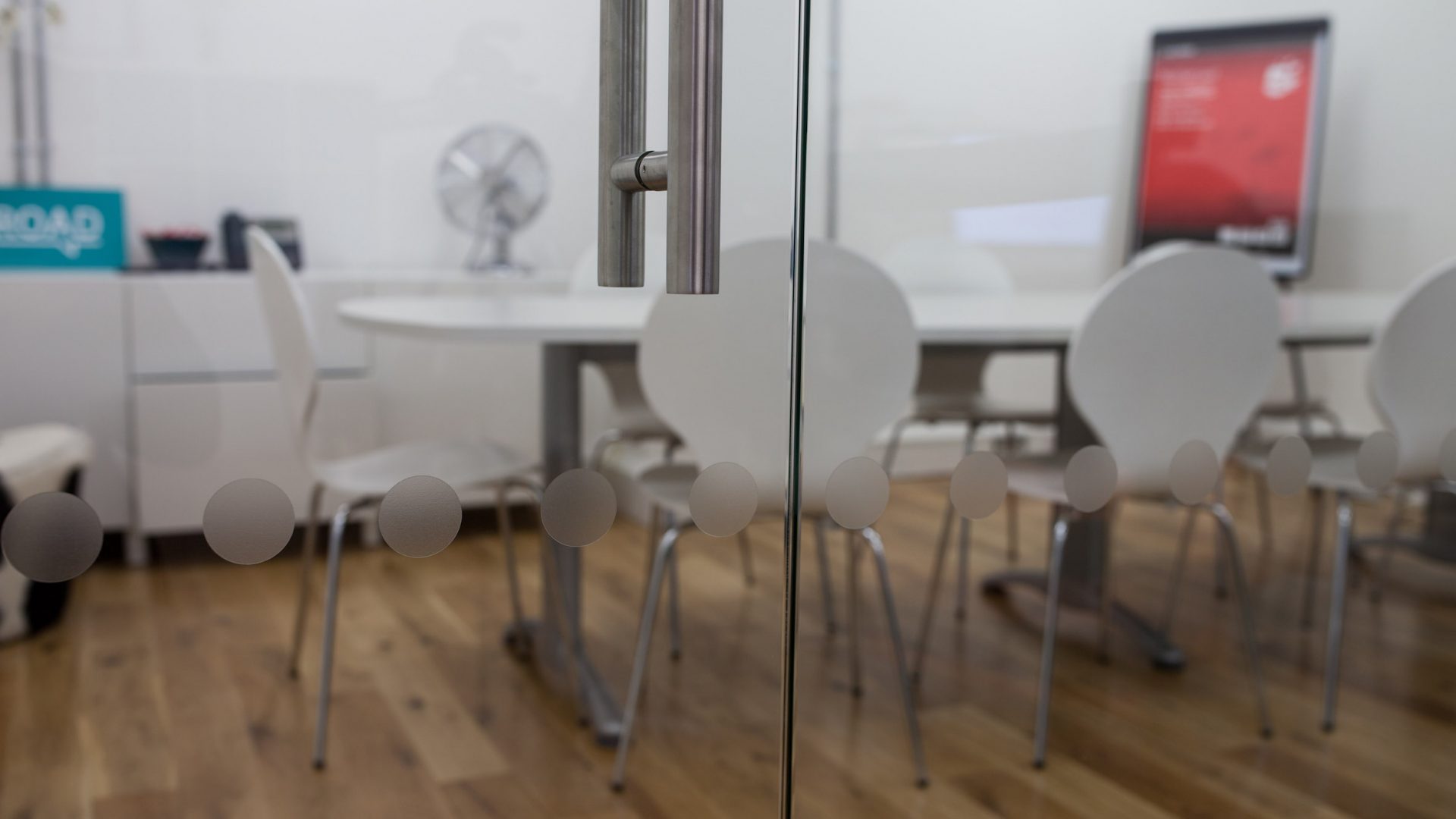 Road Communications single glass partition Road Communications single glass partition