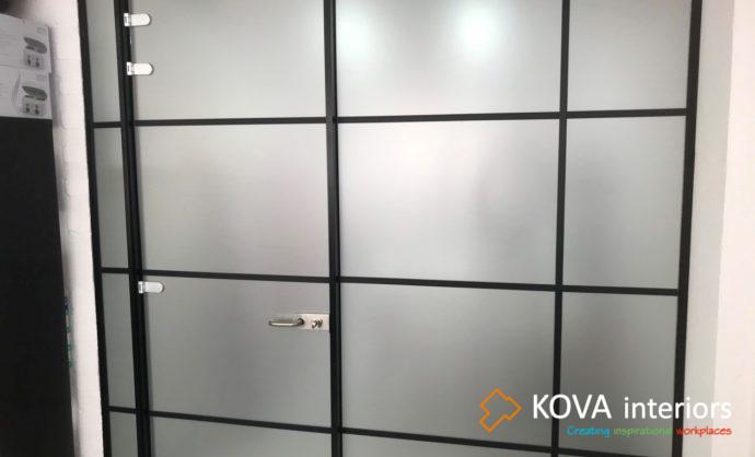 Lesalon Black Framed Glass Partitions