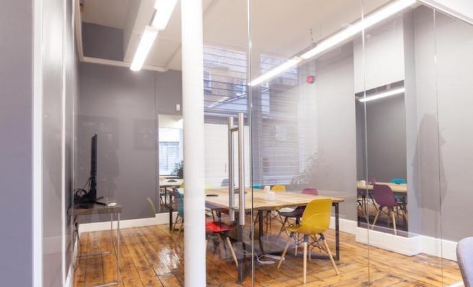 Frameless Glass Partition-Photo №7