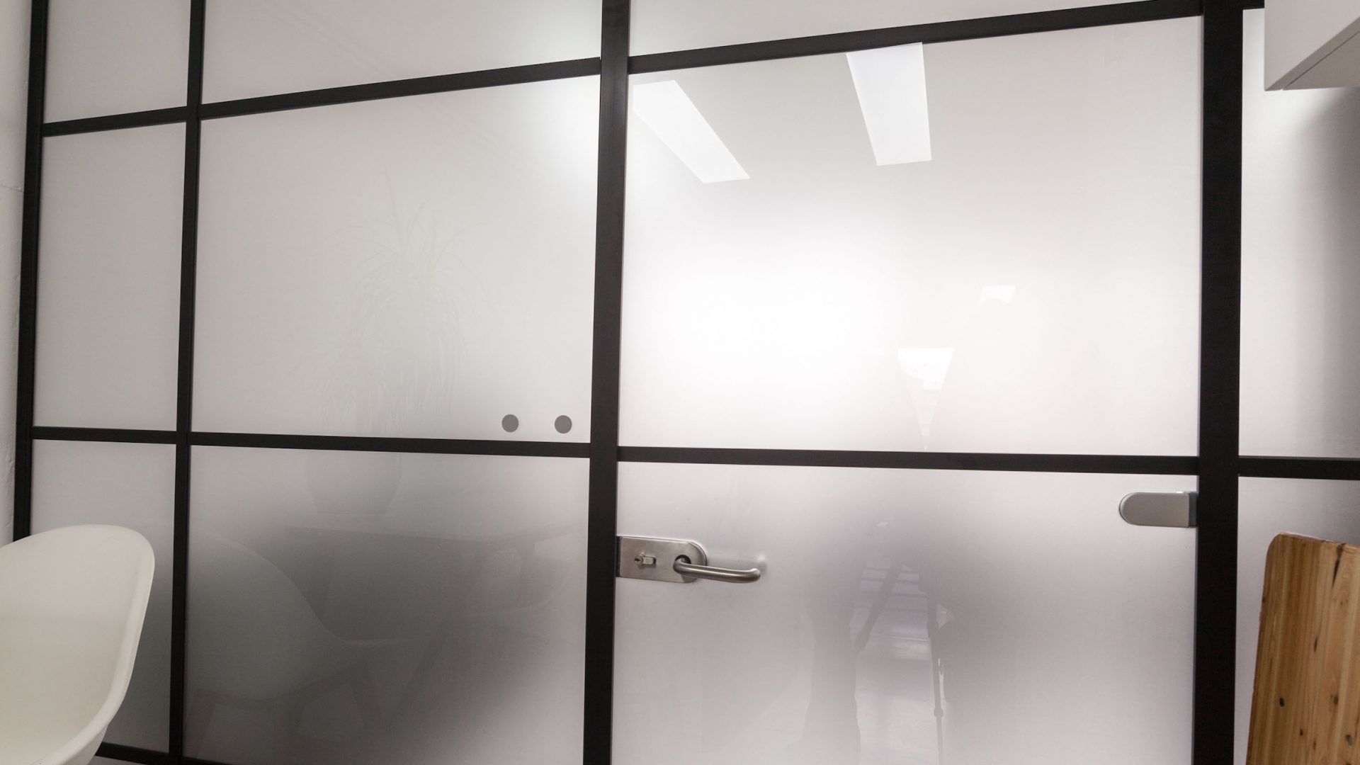 Lesalon black framed glass partition Lesalon black framed glass partition