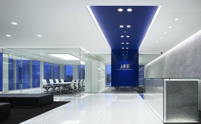 How to clean glass office partitions