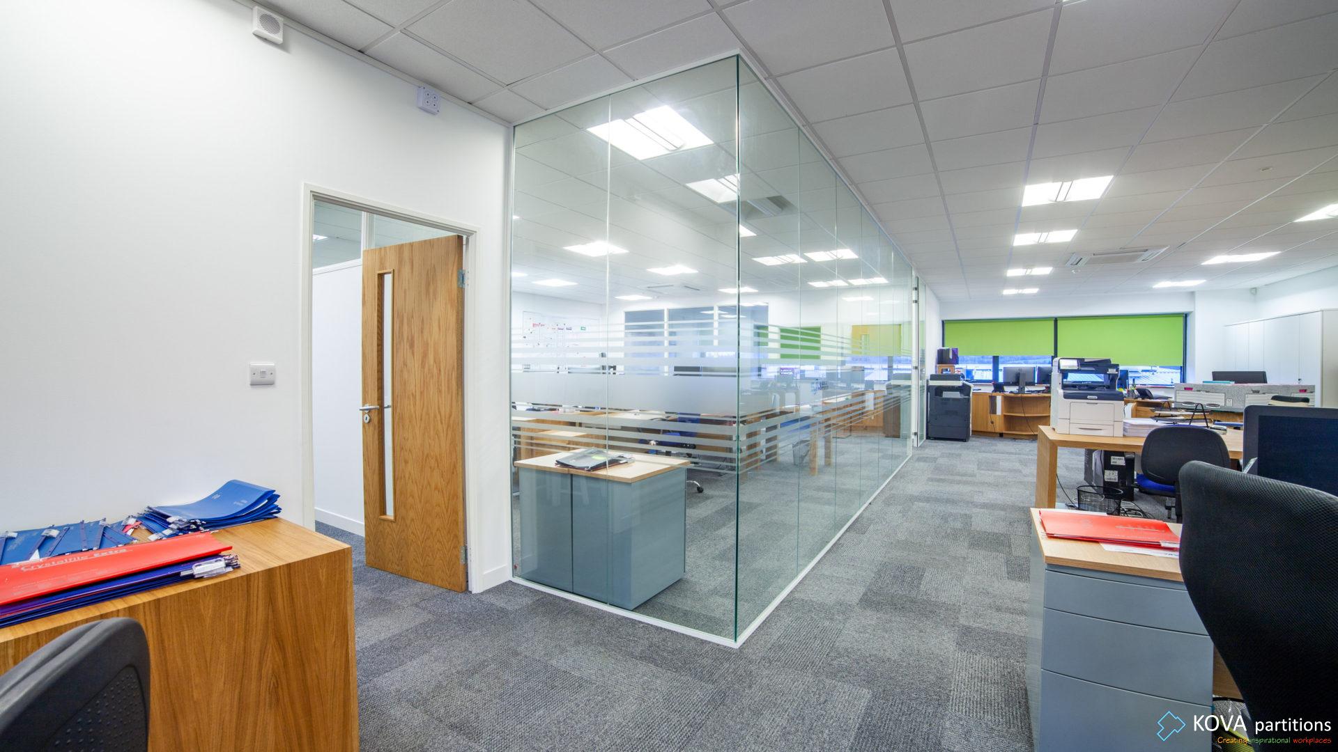 Work examples Single Glazed Partition-Photo №30 Work examples Single Glazed Partition-Photo №30