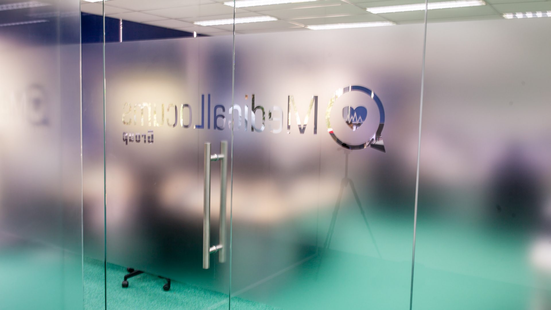 Medical Locums single glass partitions Medical Locums single glass partitions