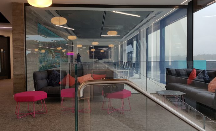 Switchable Glass Partition-Photo №1