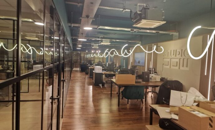 Industrial Style Black Framed Partition-Photo №44