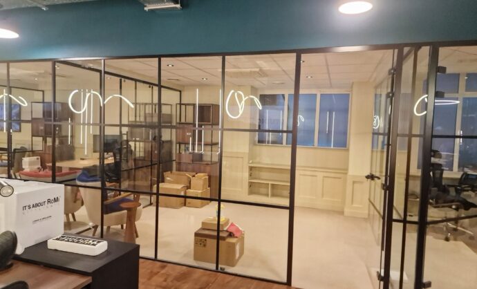 Industrial Style Black Framed Partition-Photo №43