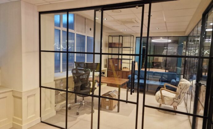 Industrial Style Black Framed Partition-Photo №42