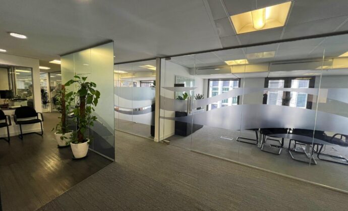 Acoustic glass partition-Photo №44