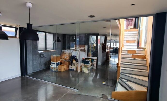 Frameless Glass Partition-Photo №7