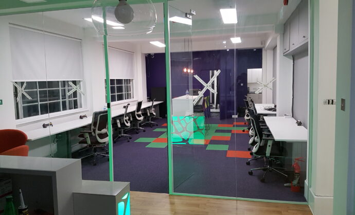 Glass meeting room-Photo №21