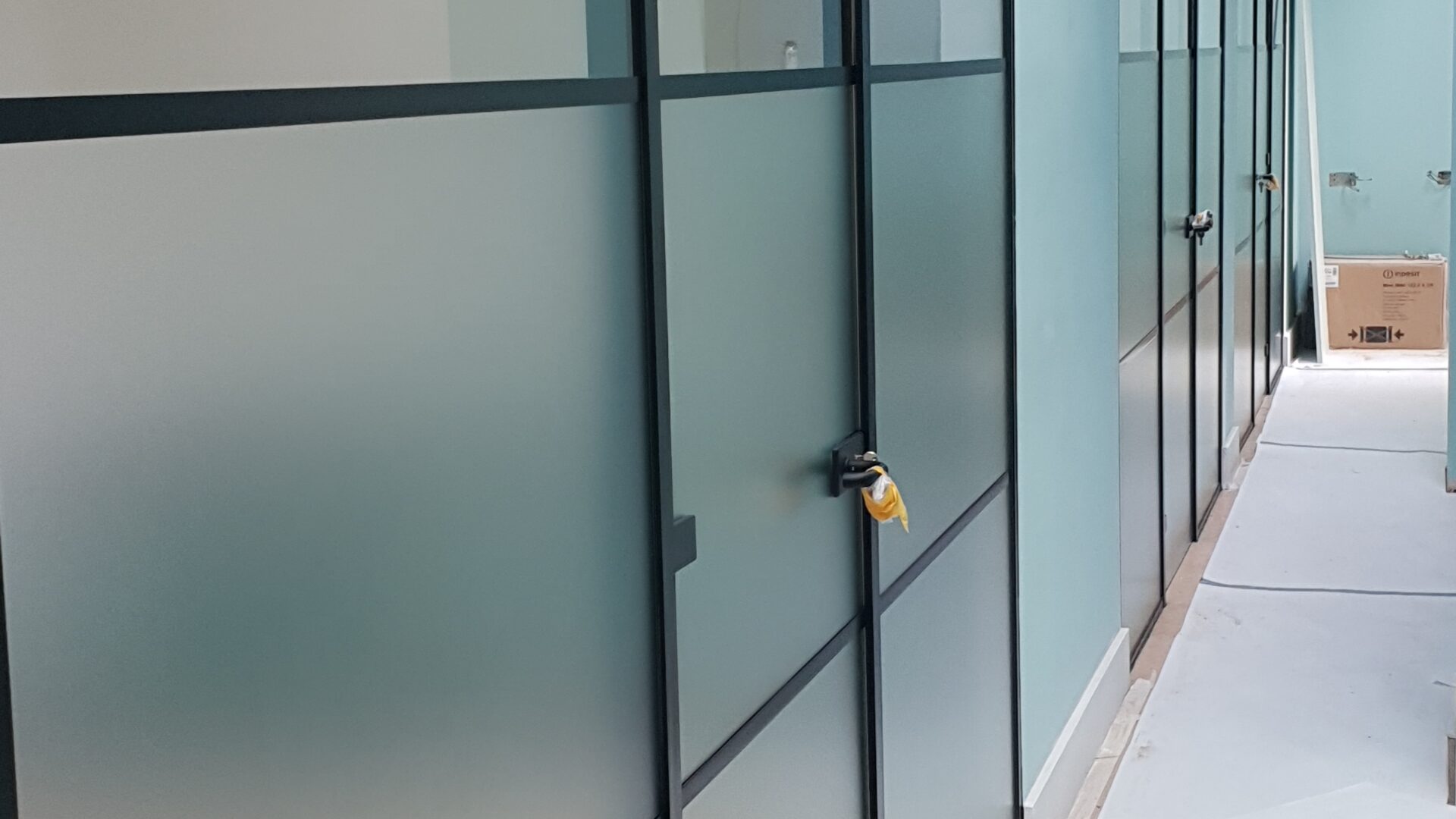 Work examples Single Glazed Partition-Photo №49 Work examples Single Glazed Partition-Photo №49