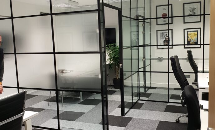 Acoustic glass partition-Photo №34