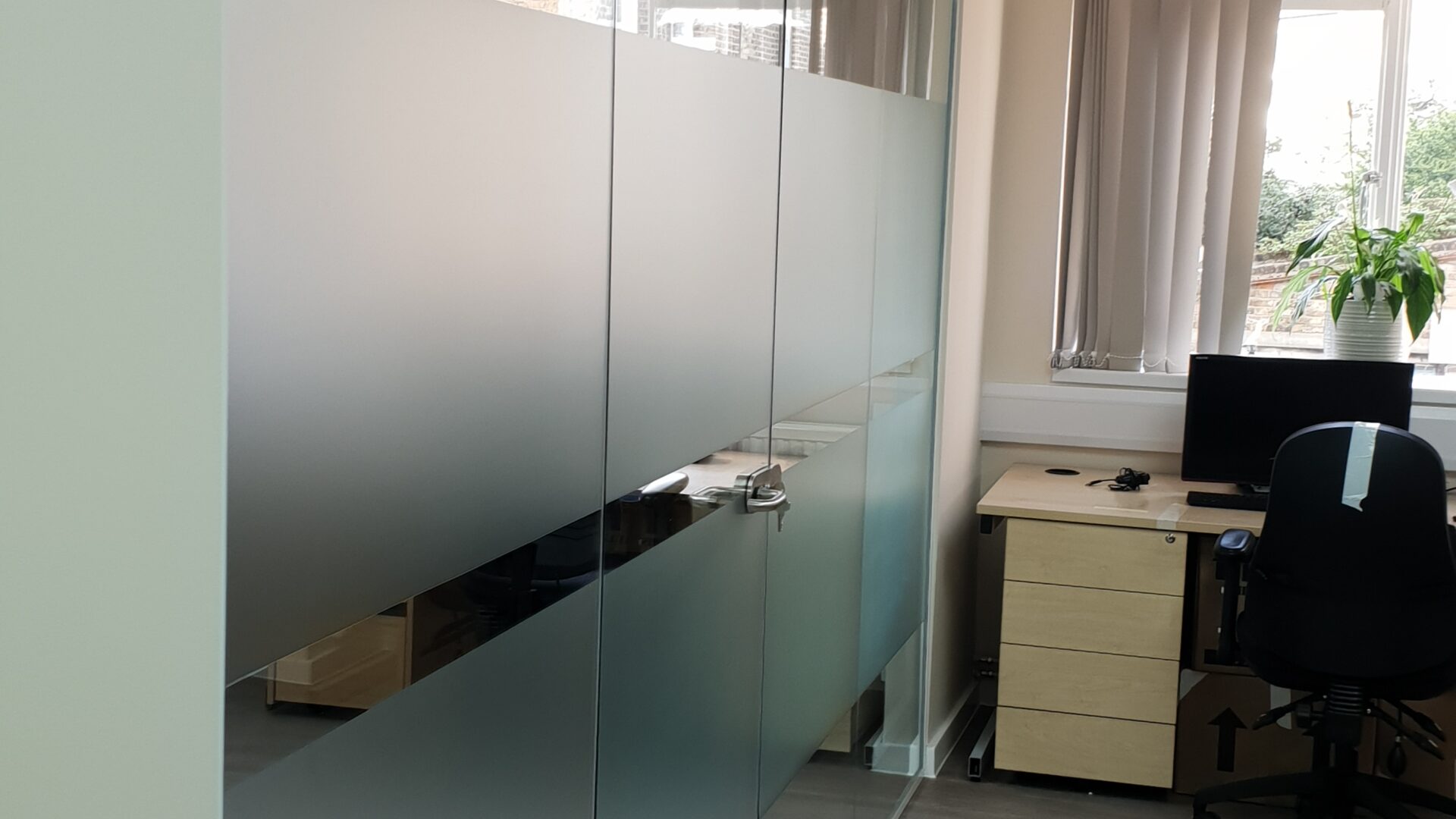 Work examples Single Glazed Partition-Photo №52 Work examples Single Glazed Partition-Photo №52