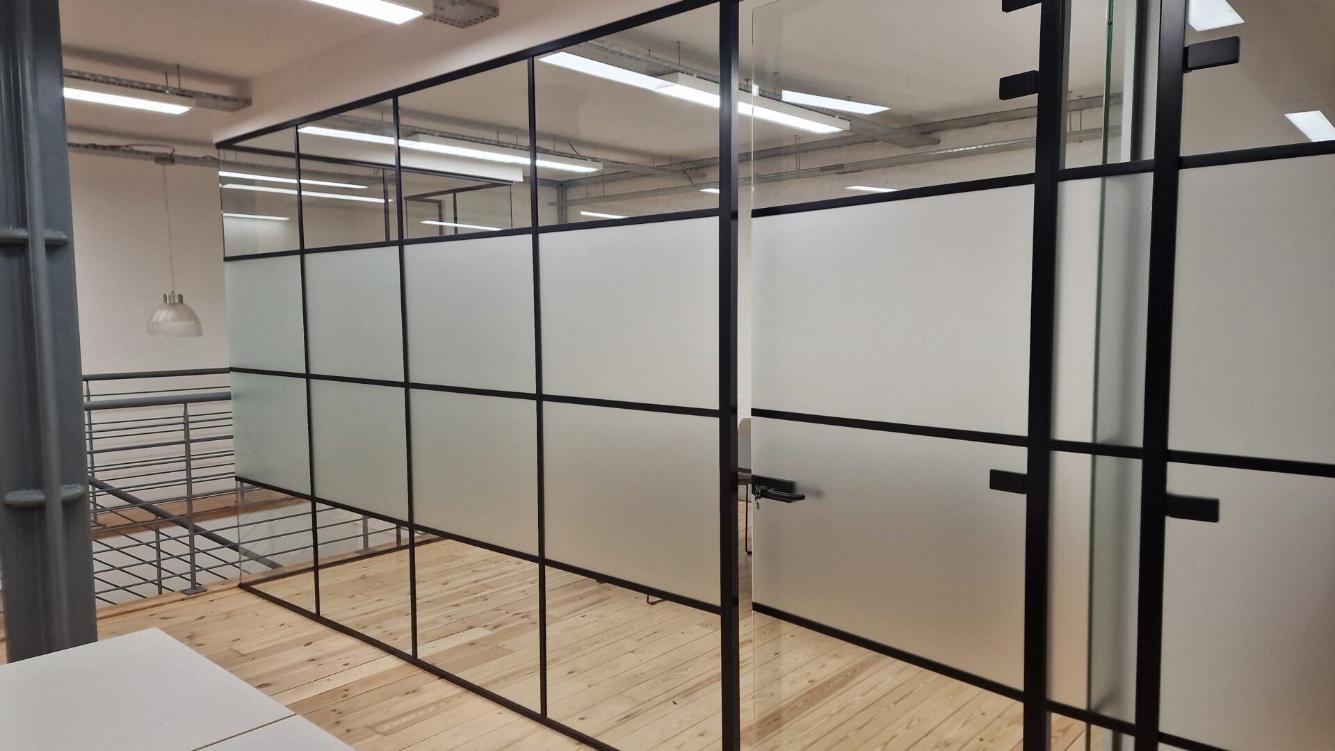 Work examples Single Glazed Partition-Photo №38 Work examples Single Glazed Partition-Photo №38