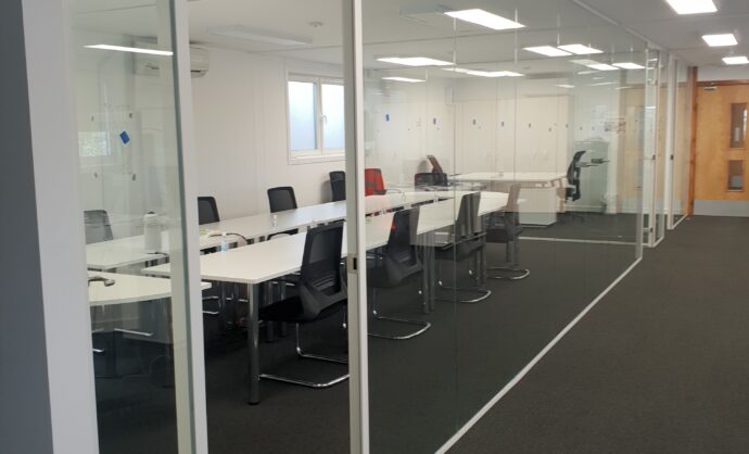 Glass meeting room-Photo №19