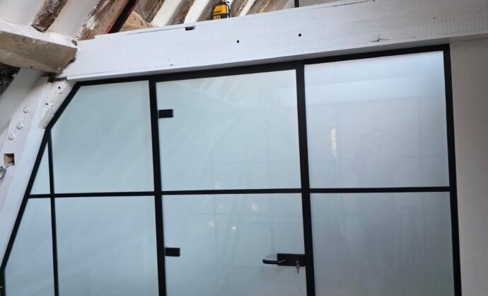Industrial Style Black Framed Partition-Photo №59