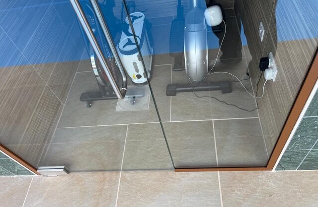 Glass Partitions for Swimming Pool and Wet Areas-Photo №19 Glass Partitions for Swimming Pool and Wet Areas-Photo №19