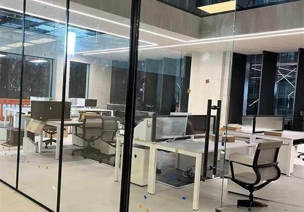 Industrial Style Black Framed Partition-Photo №80