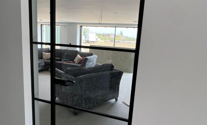 Industrial Style Black Framed Partition-Photo №77